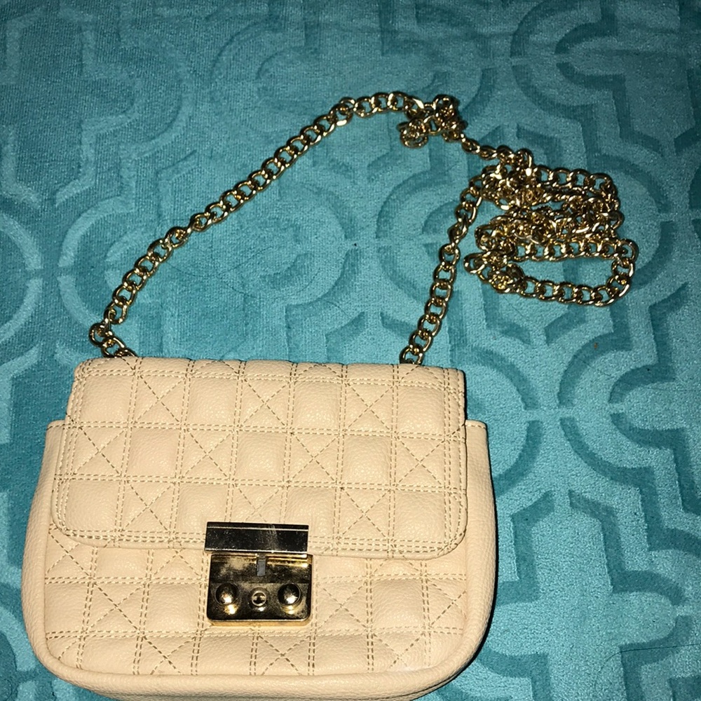 🎀$10 Clutch bundle🎀